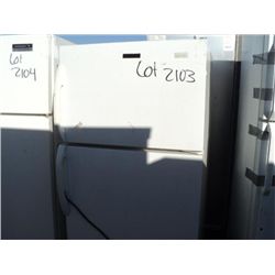 MAGIC CHEF REFRIGERATOR