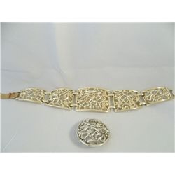 Vintage Gold Tone Floral link Bracelet with Pin