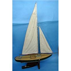 An early 20th century pond yacht