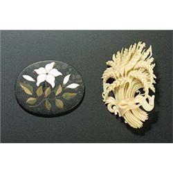 A 19th century carved ivory 'wheat sheaf' brooch and other items, the wheat sheaf stems bound with a