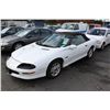 Image 1 : 1995 WHITE CHEVROLET CAMARO Z28 CONVERTIBLE 2 DR