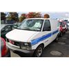 Image 1 : 2002 WHITE GMC SAFARI AWD VAN 124,623KM GAS 4.3L
