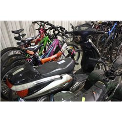 SILVER E-BIKE SCOOTER