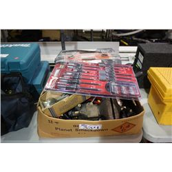 MILWAUKEE JOB SITE RADIO & BOX OF ASSORTED TOOLS