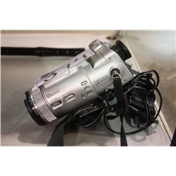 SONY CYBERSHOT DIGITAL CAMERA
