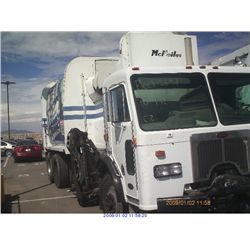 2000 - PETERBILT 320