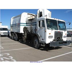 2001 - PETERBILT 320