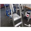 Image 1 : ALUMINUM STEP LADDER
