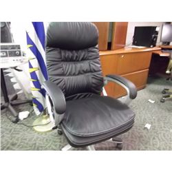 BLACK LEATHER TUFTED HIGHBACK EXECUTIVE CHAIR