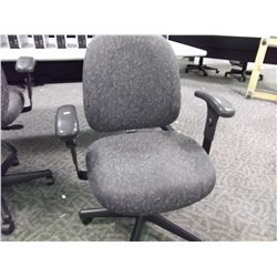 GREY PATTERNED TASK CHAIR
