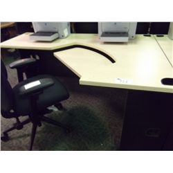 MAPLE TEKNION CORNER DESK