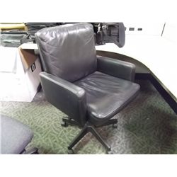 SCALI DURANTE BLACK LEATHER TILTER CHAIR