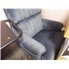 Image 1 : BLUE RECLINER