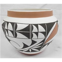 Isleta Pueblo Pottery Jar - L Abeita