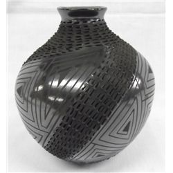 Mata Ortiz Textured Black Jar - Lucie Sete