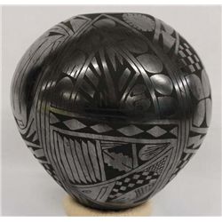 Mata Ortiz Black on Black Jar - Sambe