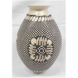 Mata Ortiz Polychrome Pottery Jar - Luis Olivas