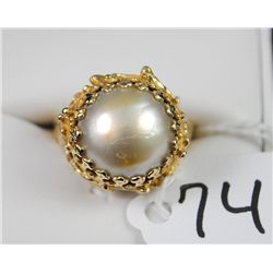 BEAUTIFUL 14K YELLOW GOLD MABE PEARL RING  WITH ONE 12.5MM MABE PEARL AND SET IN FANCY  14K YELLOW G