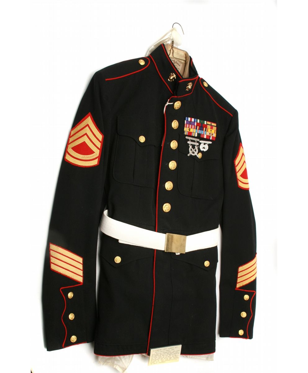 Lot 313 - WW2 USMC Dress Blues Uniform Set/Belt Lot 313 - WW2 USMC Dress Blues Uniform Set/Belt