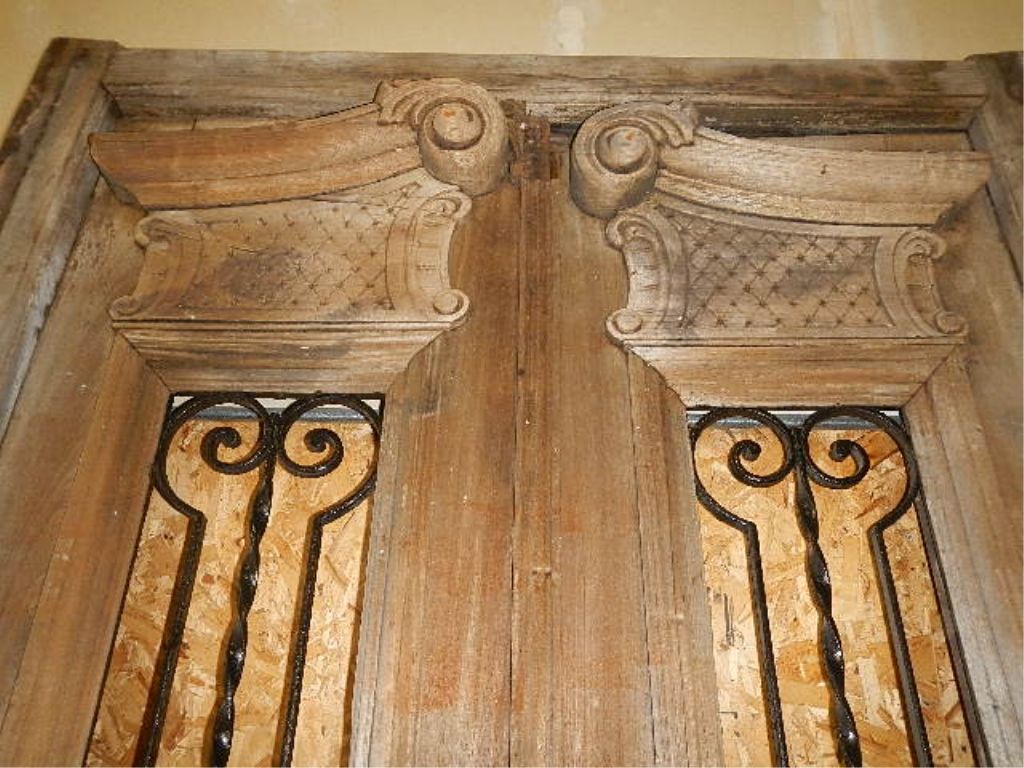 antique-saloon-doors
