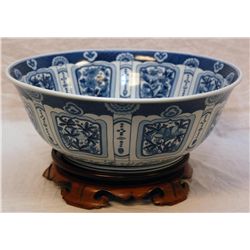 CHINESE BLUE & WHITE PORCELAIN BOWL ON STAND