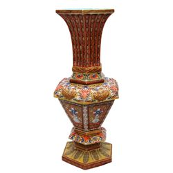18th CENTURY CHINESE IMPERIAL FAMILLE ROSE VASE