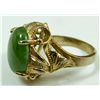 Image 3 : A LADIES APPLE GREEN JADE CABOCHON RING