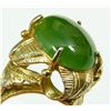 Image 5 : A LADIES APPLE GREEN JADE CABOCHON RING