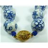 Image 3 : A CHINESE KANGXI BLUE & WHITE BEADED NECKLACE