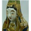 Image 2 : A JAPANESE MORIAGE PORCELAIN SEATED MAIDEN FIGURE