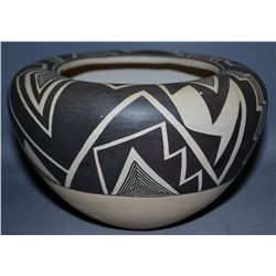 ACOMA POTTERY JAR