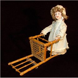 Semi-Automaton «Girl with Chair» - Puppen-Halbautomat «Mädchen mit Stuhl»