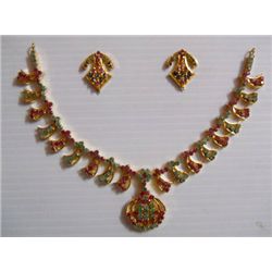 168.60 CTW GOLD PLATED EMEARL/RUBY AND SAPPHIRE NECKLAC