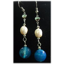 BLUE CARNELIAN ROUND EMERALD CUT AND WHITE PEARL DANGLI