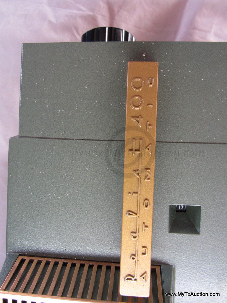 Realist 400 Automatic Slide Projector & Six Trays