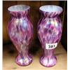 Image 1 : A pair of iridescent decoration glass vases.