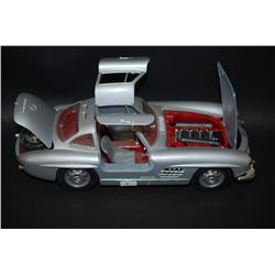 Urago 1954 Mercedes Benz 300 SL Collectible 1/18 Scale Car; EST. $10-15