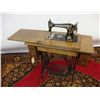Image 1 : OAK CASED SINGER SEWING MACHINE