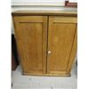 Image 1 : PINE CABINET