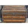 Image 1 : 1017 - Mary Binnie s trunk. Mary Binnie came alone to Canada from Glasgow in 1912 when she was 17 ye