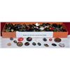Image 1 : 3016 - Grab lot of 450+ GLASS buttons