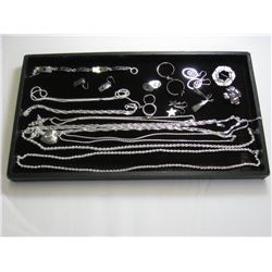 4068 - Sterling jewellery: chains, pendants, necklaces, earrings, rings, lockets total of 132.6 gram