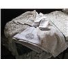 Image 1 : 6014 - Linen Lot: 2 large lace tablecloths, and large em