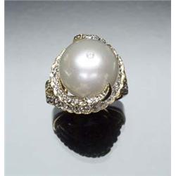 18-Karat Yellow Gold, South Sea Pearl and Diamond Dinner Ring Set with one South Sea pearl measur...