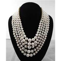 Vintage Strand of faux pearls, 17" with extender, excellent condition, Classic !