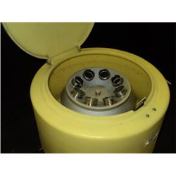 Fisher 225 Centrific Centrifuge