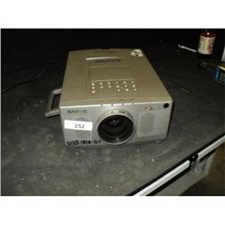 Sanyo PLC- XPI8N Projector