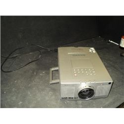 Sanyo PLC- XPI8N Projector