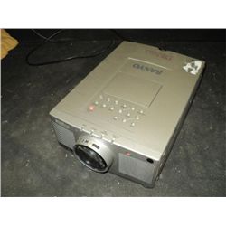 Sanyo PLC- XPI8N Projector