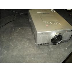 Sanyo PLC- XPI8N Projector